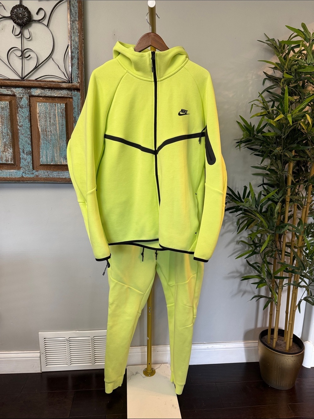 Nike Neon Yellow Zip Hoodie & Joggers Set XXL